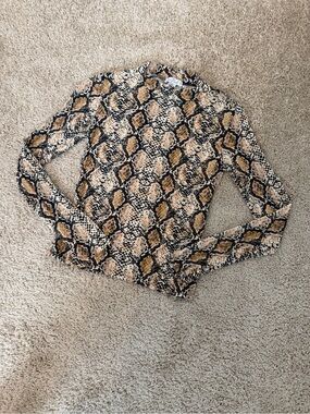Snake Print Long Sleeve, Medium